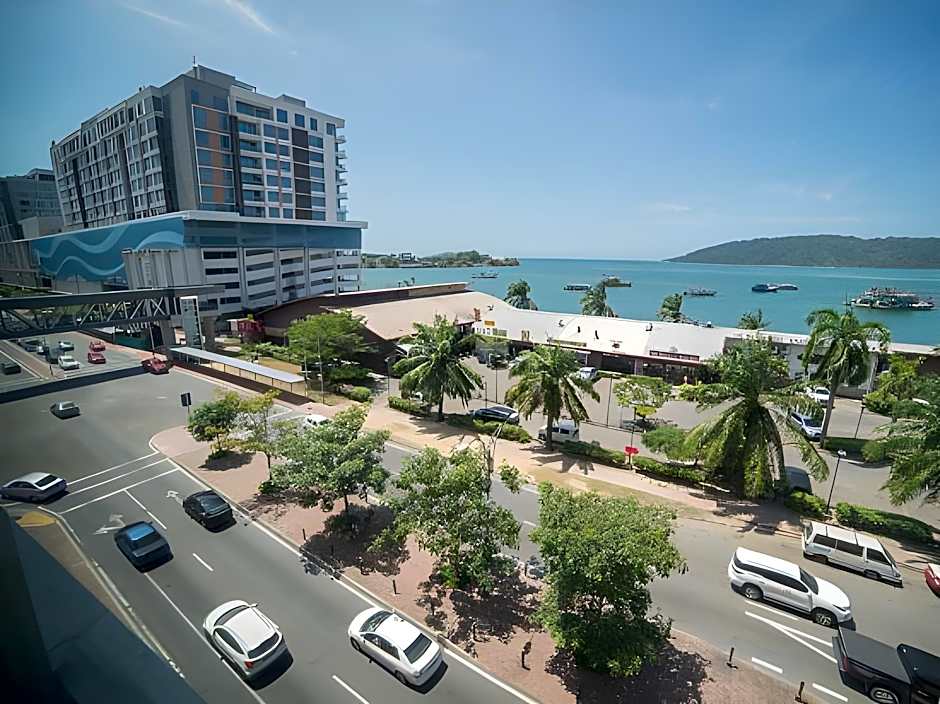 Homy Seafront Hostel