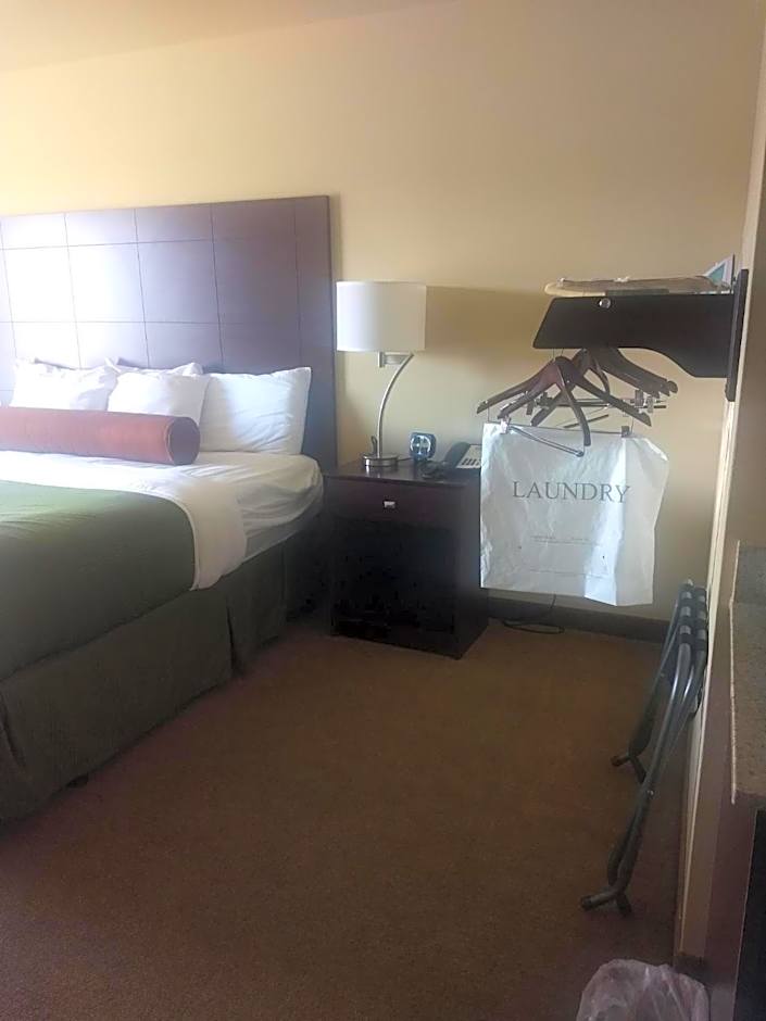 AmeriVu inn and Suites - Crookston