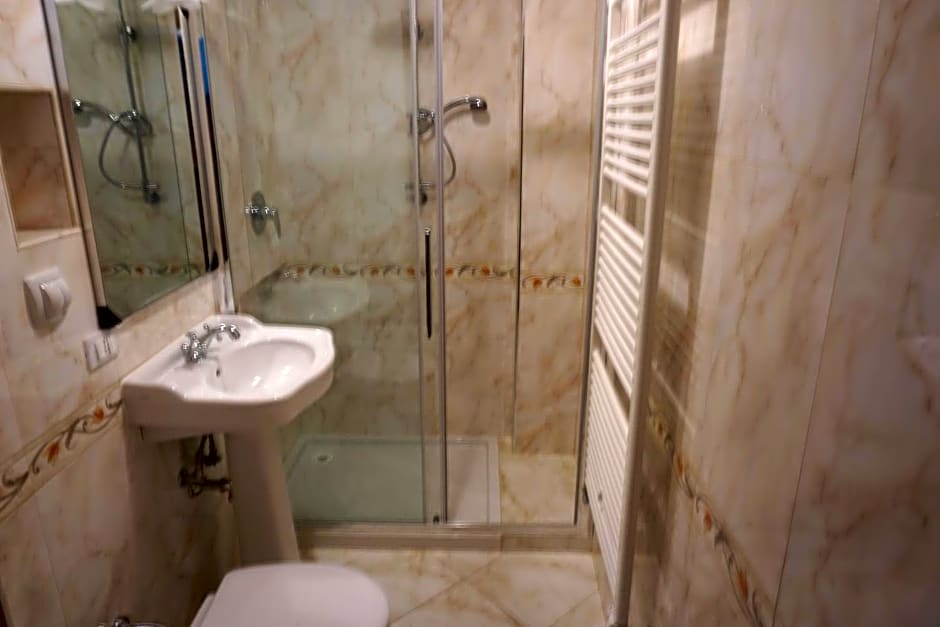 B&B Nina – Venice, GA
