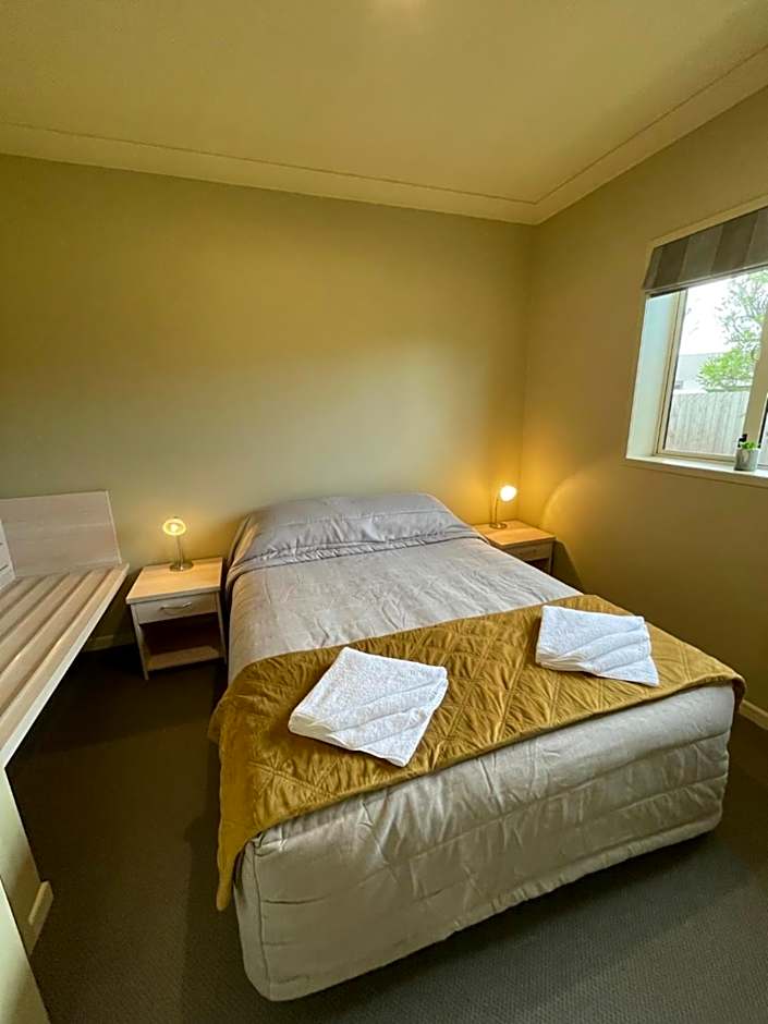 Sierra Motel and Apartments