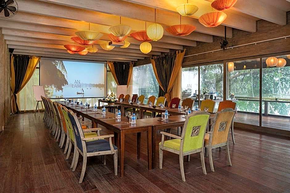 An Lam Retreats Saigon River