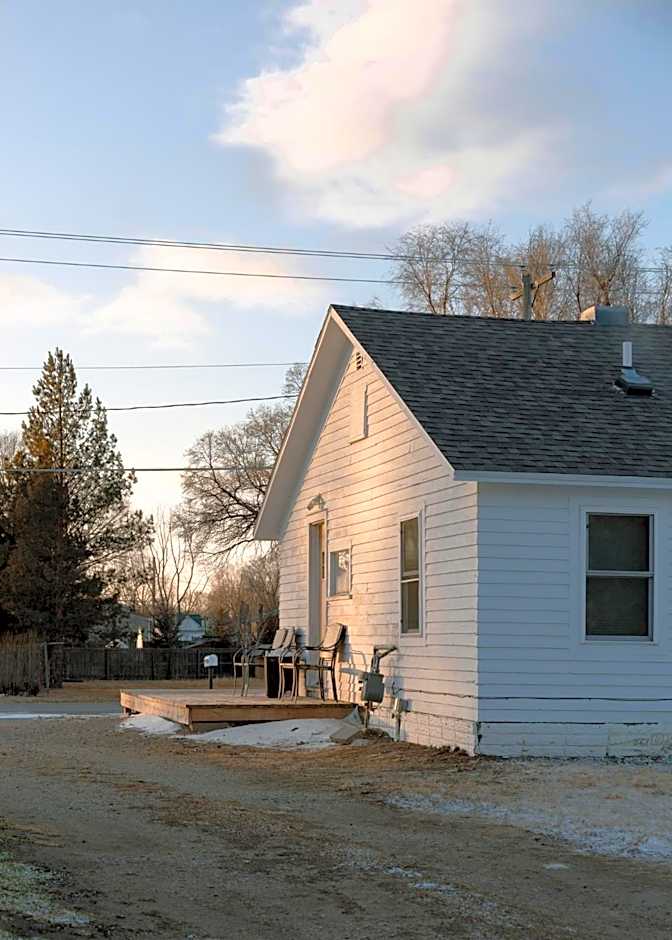East Side Motel & Cabins