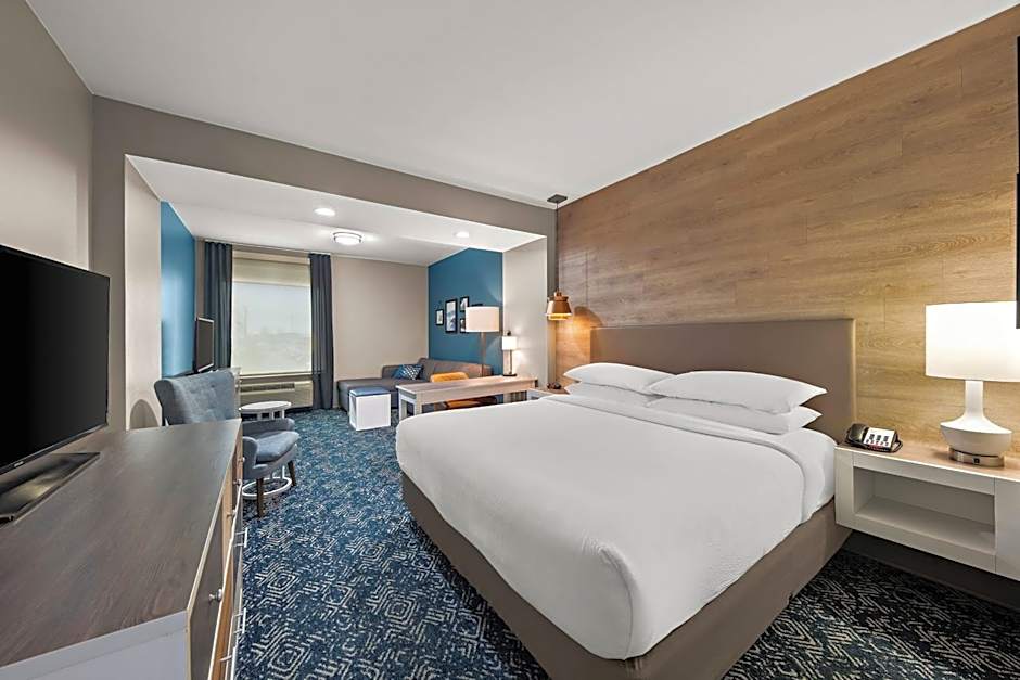 Photo 1 of 4 of 1 King Bed with Sofabed Suite