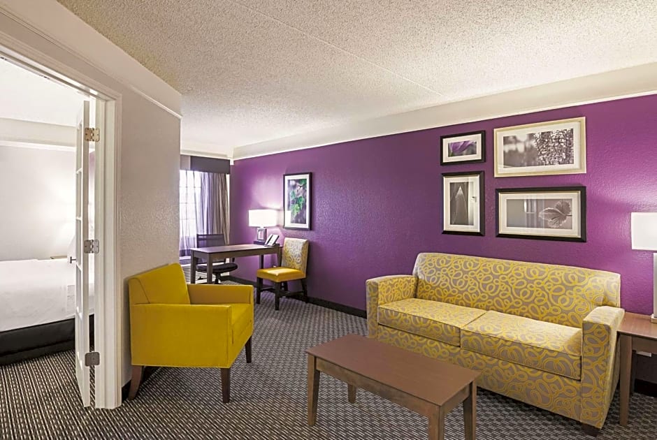 La Quinta Inn & Suites by Wyndham Fort Worth North