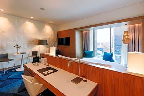 LUXURY ROOM, 1 King bed, city view