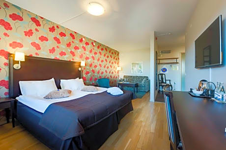 King Room with Sofa Bed