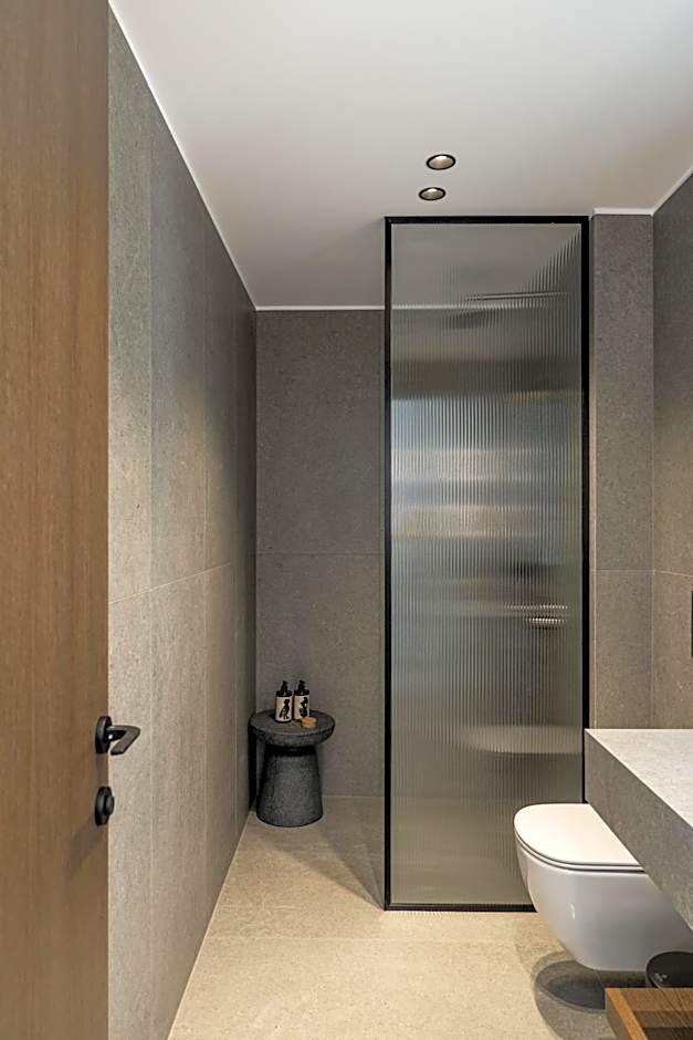Thelèsi Apartments, 100m from the beach