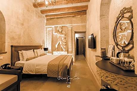 Deluxe Cave Suite with Jacuzzi