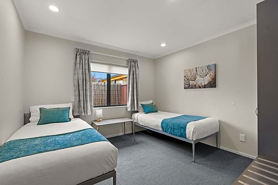 Oak Estate Motor Lodge