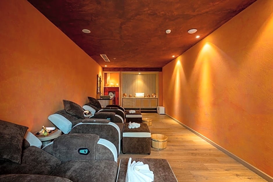 Sala Grand TuyHoa Hotel