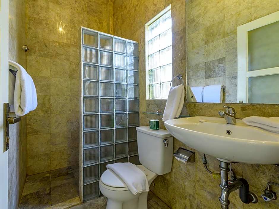 Bali Court Hotel & Apartment