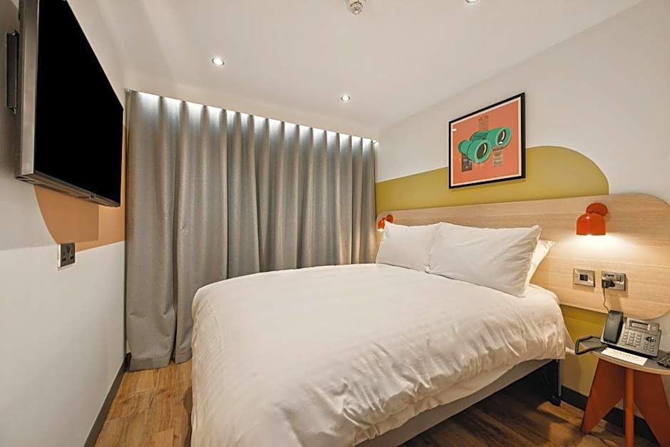 Tune Hotel Haymarket Edinburgh photo 32