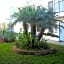Palms Courtyard Inn