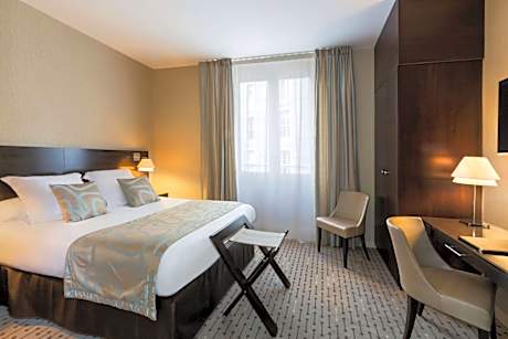 Standard Queen Room - Non-Smoking