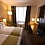 Holiday Inn Cardiff - North M4 By IHG