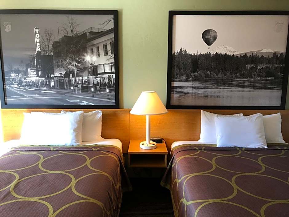 Super 8 by Wyndham Bend