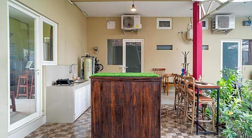 RedDoorz Syariah near Suncity Mall Sidoarjo