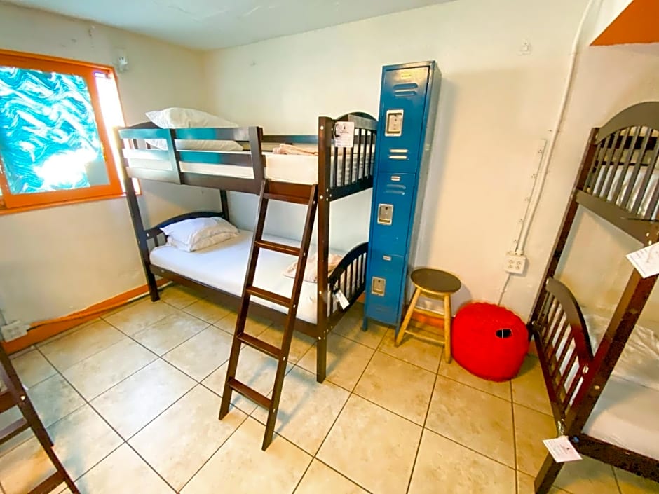 ITH Beach Bungalow Surf Hostel San Diego Adults Only