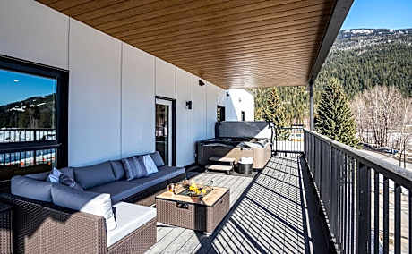 The Big Deck by Revelstoke Vacations