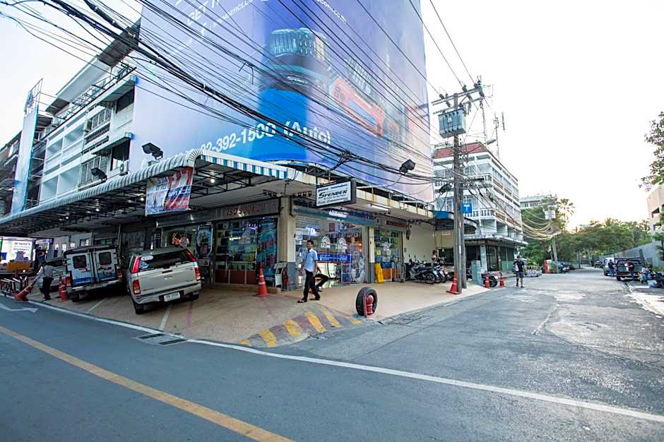 Nine Plus Loft (Guest House)