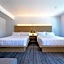 Hotel Mai Downtown Long Beach