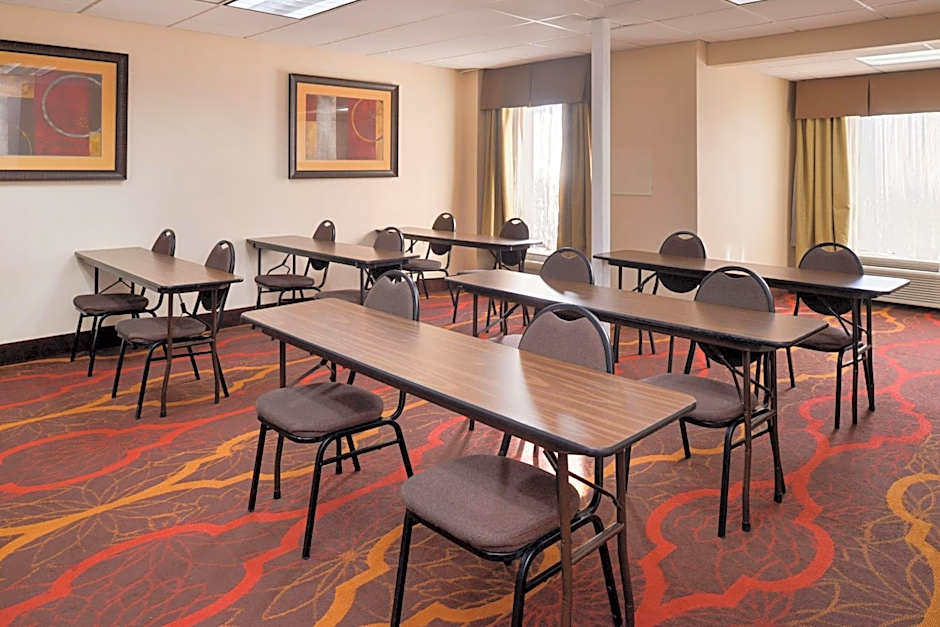 Hampton Inn By Hilton Columbus-East