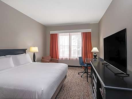 1 King Suite