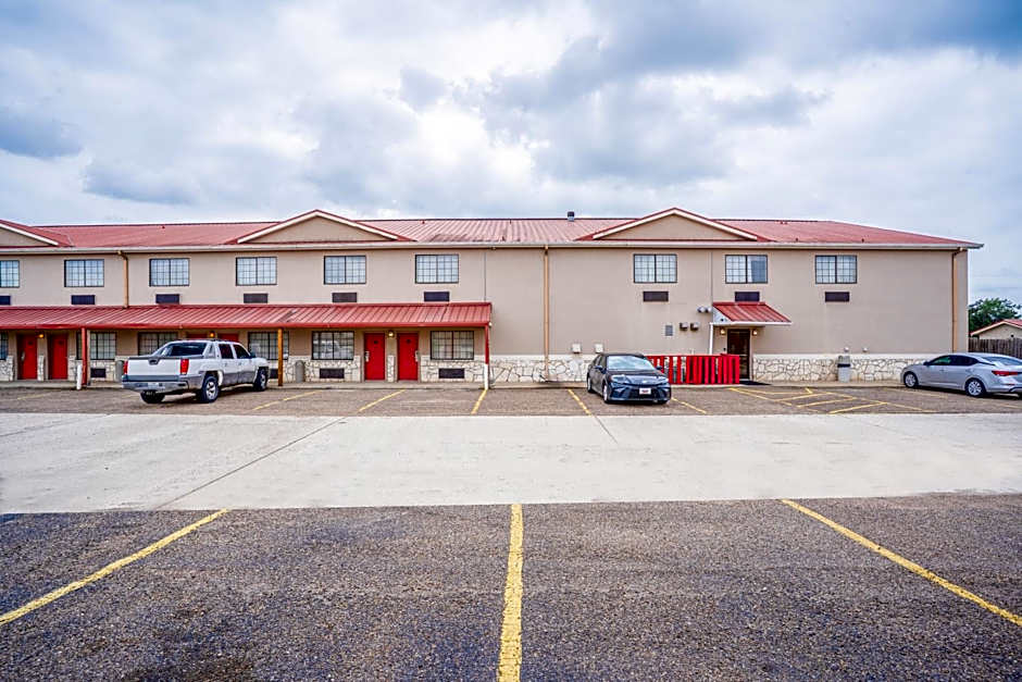 Texan Inn By OYO Beeville US-181