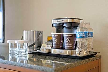 Queen Room with Two Queen Beds - Hearing Access