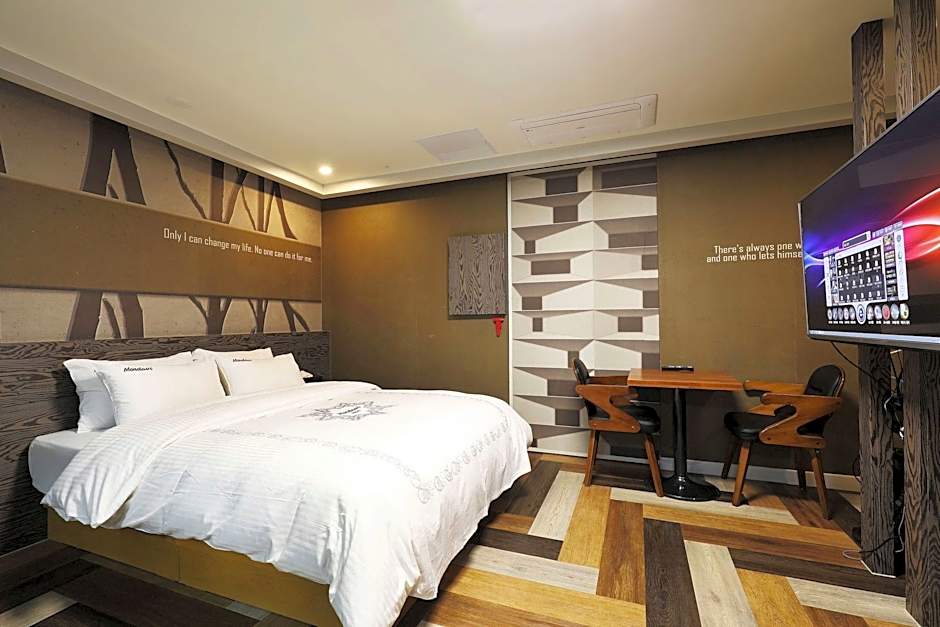 Hotel Mondavi