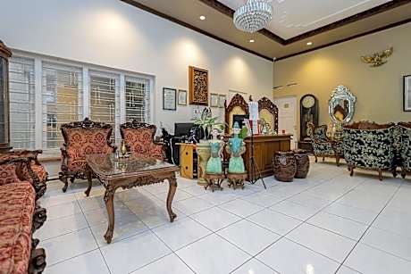 RedDoorz Plus @ Swun Stay Raya Langsep