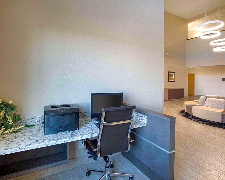 Comfort Suites San Angelo near University
