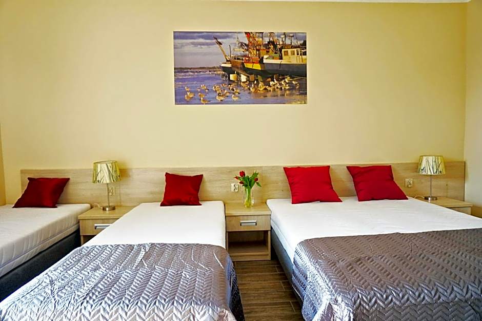 Ośrodek rodzinny "Pod Wydmami" PRZY PLAŻY , PLAC ZABAW , ROWERY