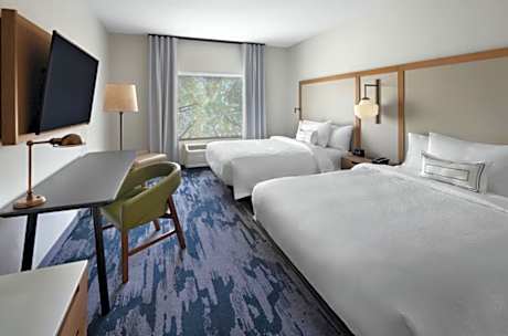 Queen Room with Two Queen Beds - Hearing Accessible