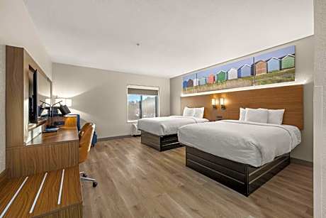 Queen Room with Two Queen Beds - Accessible/Non-Smoking