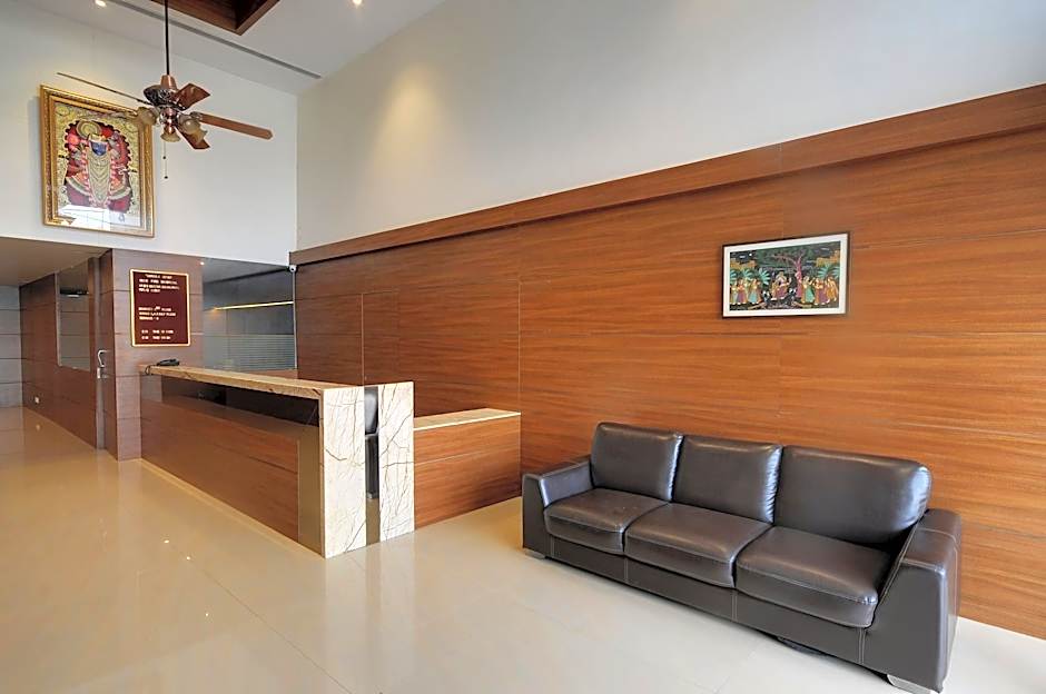 Hotel Shreeji Vatika, Airport Road