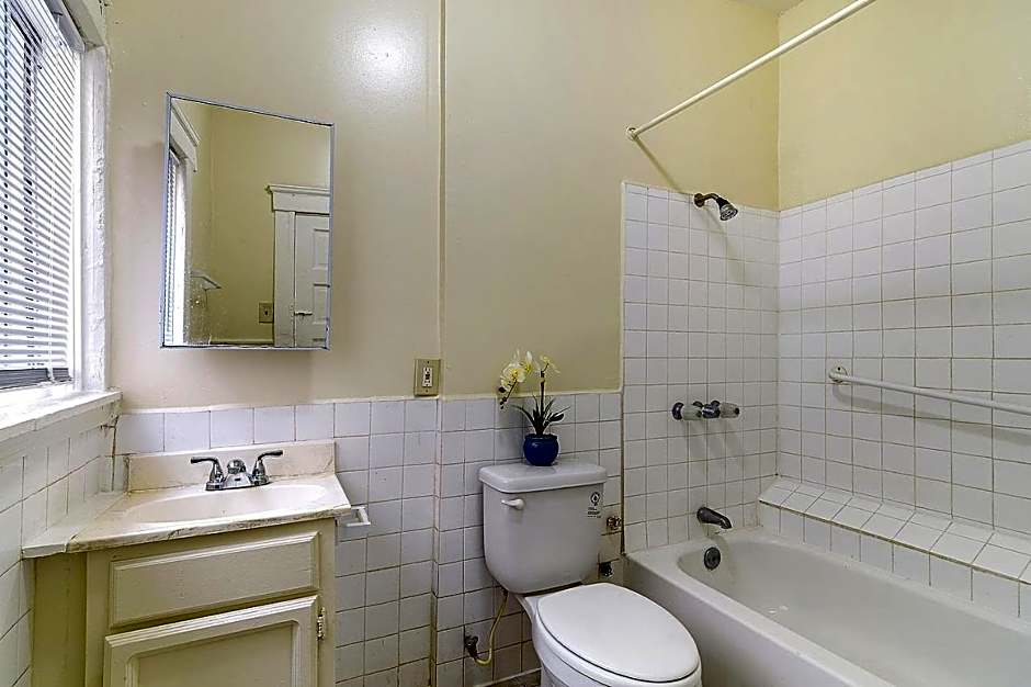 Pads on Pasadena Ave