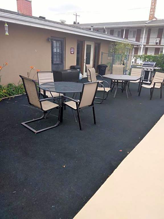 Town House Motel with Pool near Mt. Rushmore