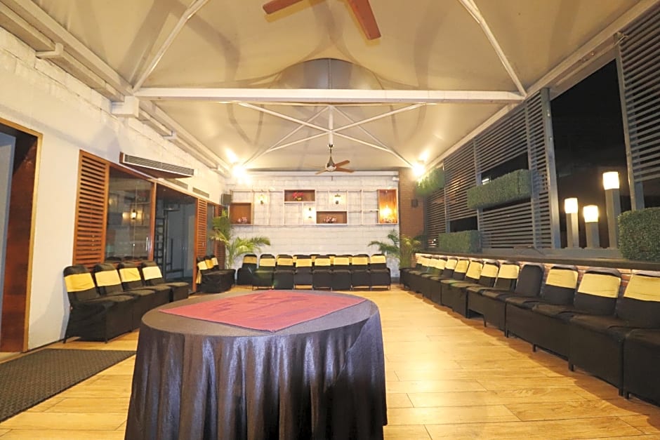 HOTEL RAJHANS REGENT, BHOPAL