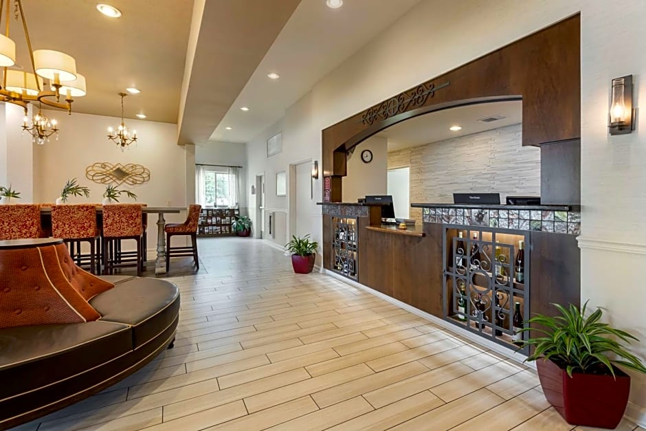 Best Western Plus Vineyard Inn & Suites