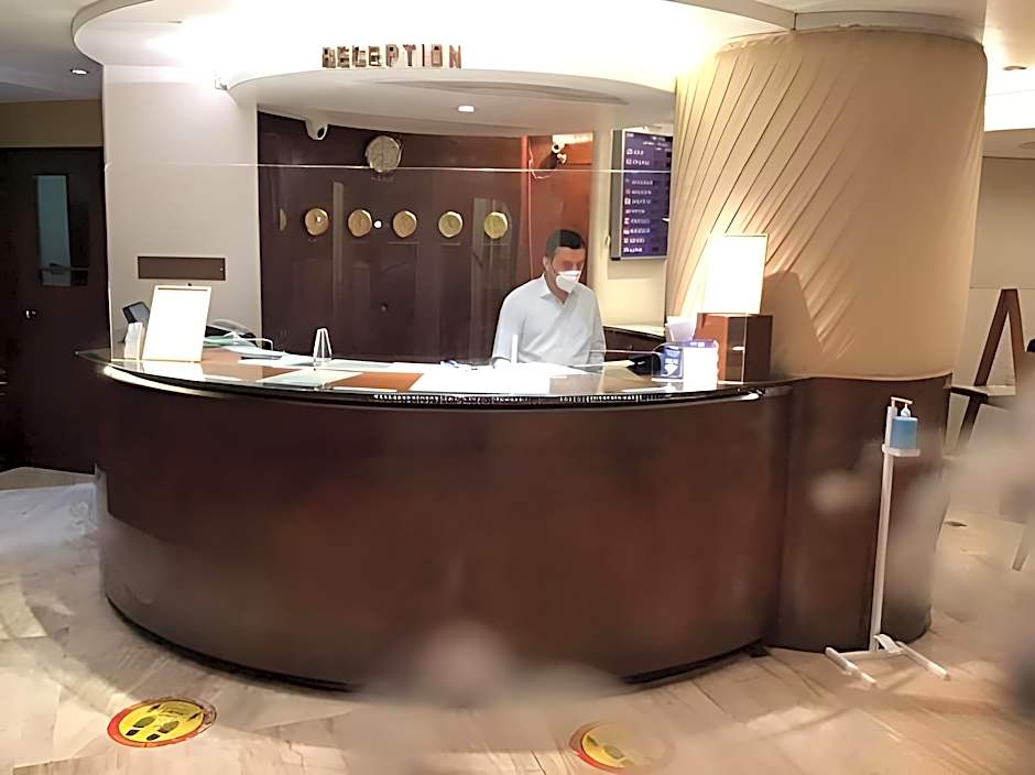 Kohinoor Continental, Near International Airport