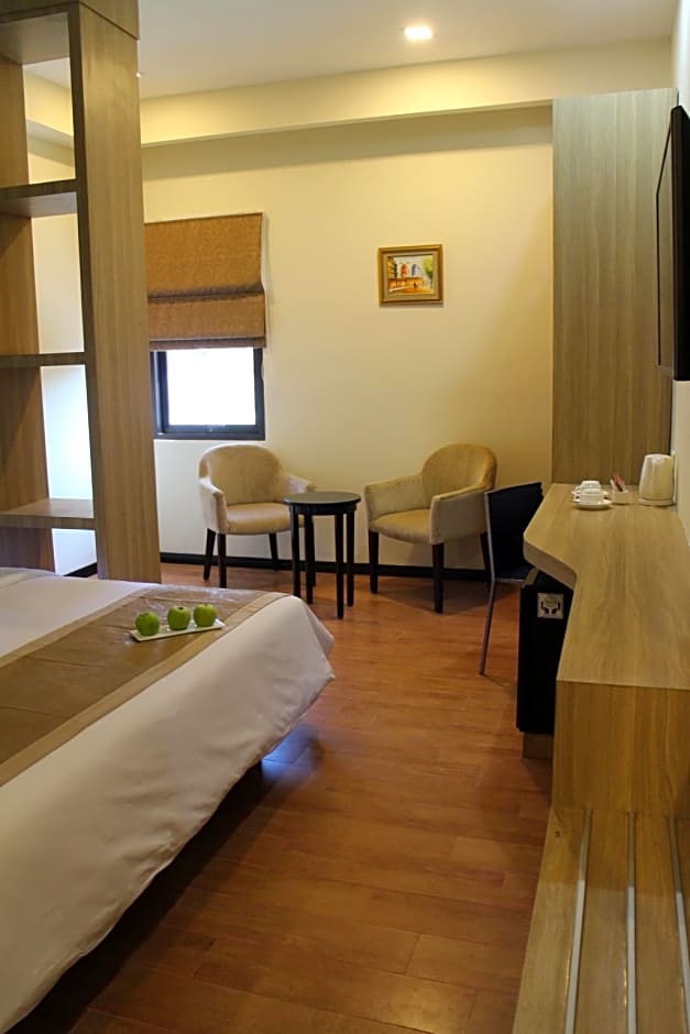 @Hom Premiere Abepura