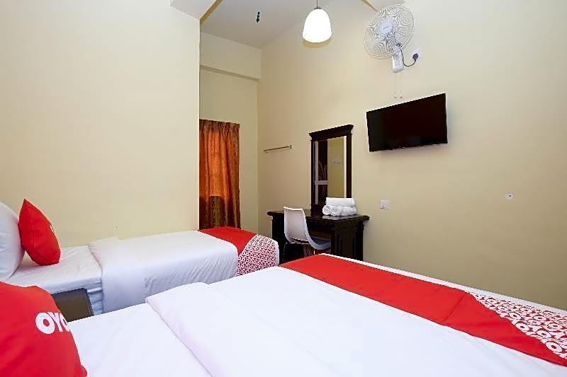 SUPER OYO 44029 Tudor Home Inn