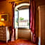 Farmhouse with swimming pool surrounded by greenery just 20 minutes from Arezzo