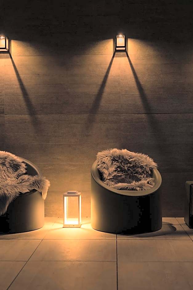 GOING TRIPLE A apartments EAST