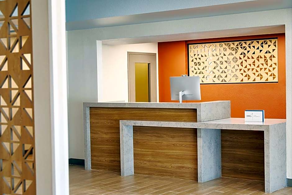 Candlewood Suites Milwaukee Airport - Oak Creek By IHG