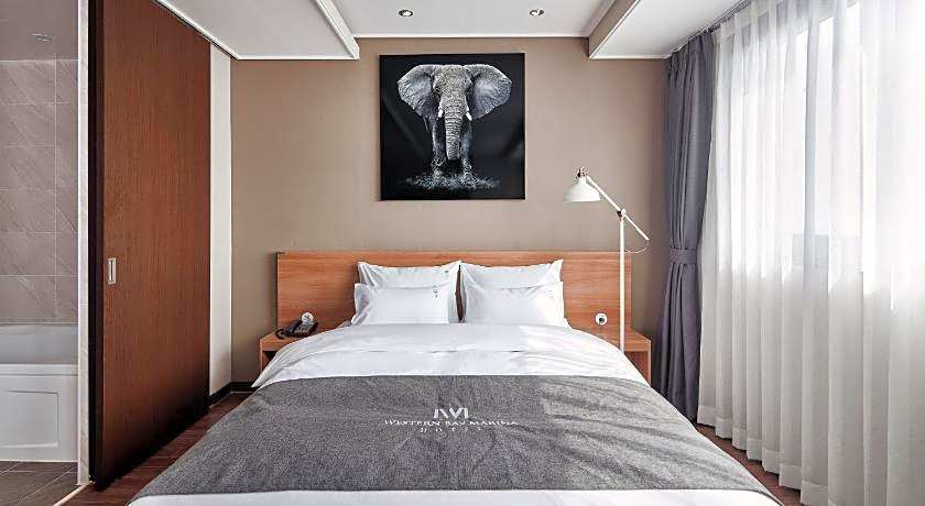 Westernbay Marina Hotel