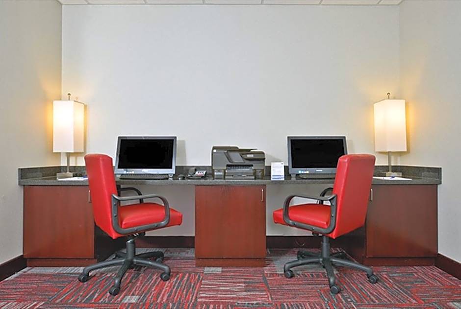 Holiday Inn Express & Suites Utica By IHG
