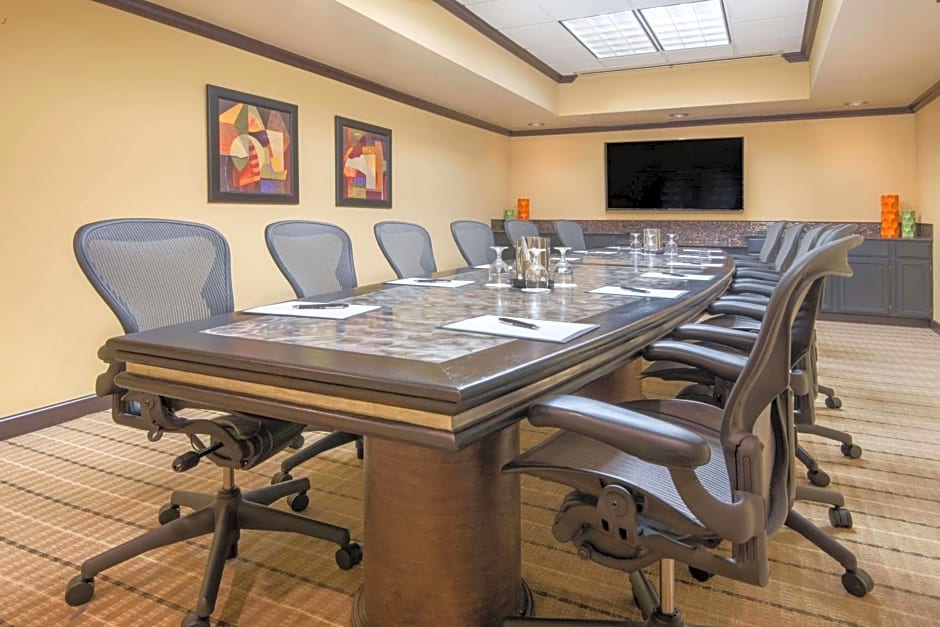 Wyndham Garden Oklahoma City - Near OKC Airport, Restaurants, Mins-to Outlet Mall & Down Town