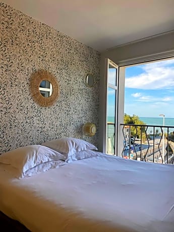 Standard Double Room with Ocean View